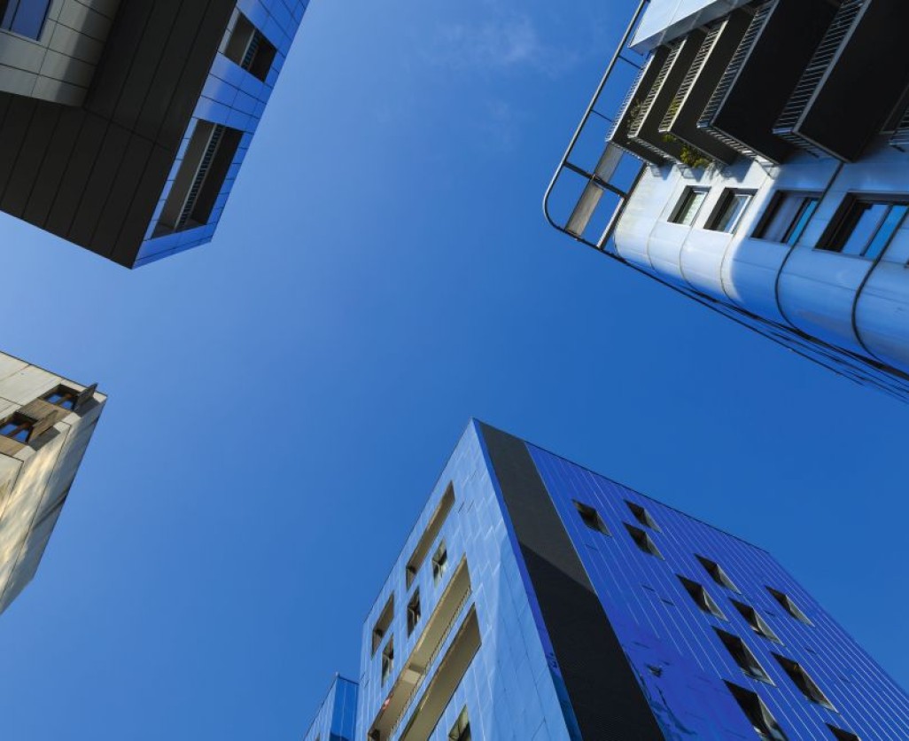 immeuble ciel bleu
